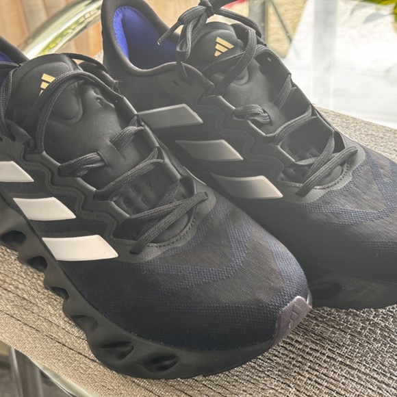 SWITCH FWD RUNNING SHOES - Picture 3 of 4